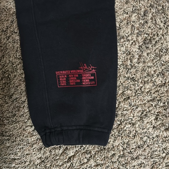 Hollister Men's Stacked Skinny Jogger Pants (Black & Red Graphics / Small - Picture 3 of 6